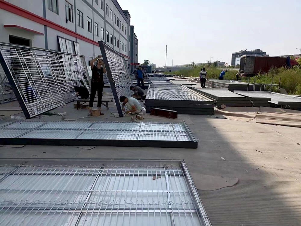 Outdoor Fabrication & Assembly of Large-format Sign Frames