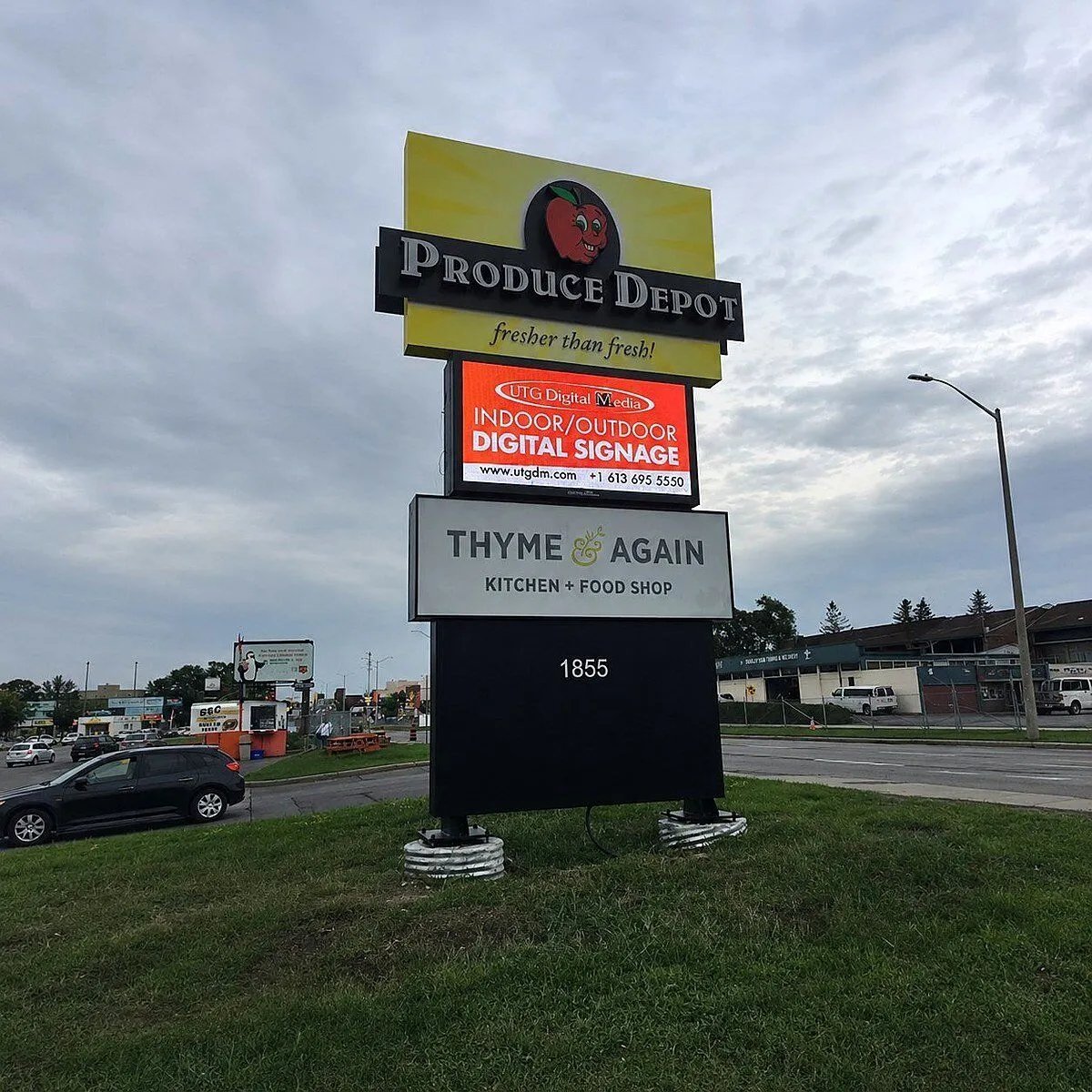 Daytime Multi-Tenant LED Pylon Daytime multi-tenant pylon sign combining illuminated branding, an LED display and tenant panels.
