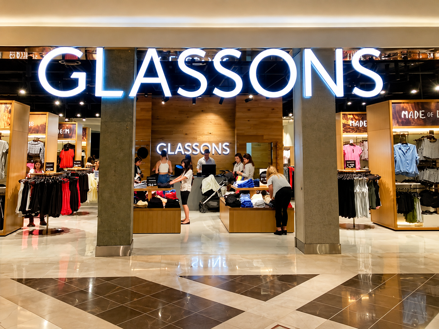 Illuminated 3D white retail store letters